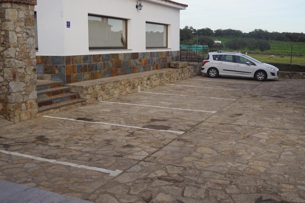 Torrejón el Rubio Apartamentos Rurales Monfraguee מראה חיצוני תמונה