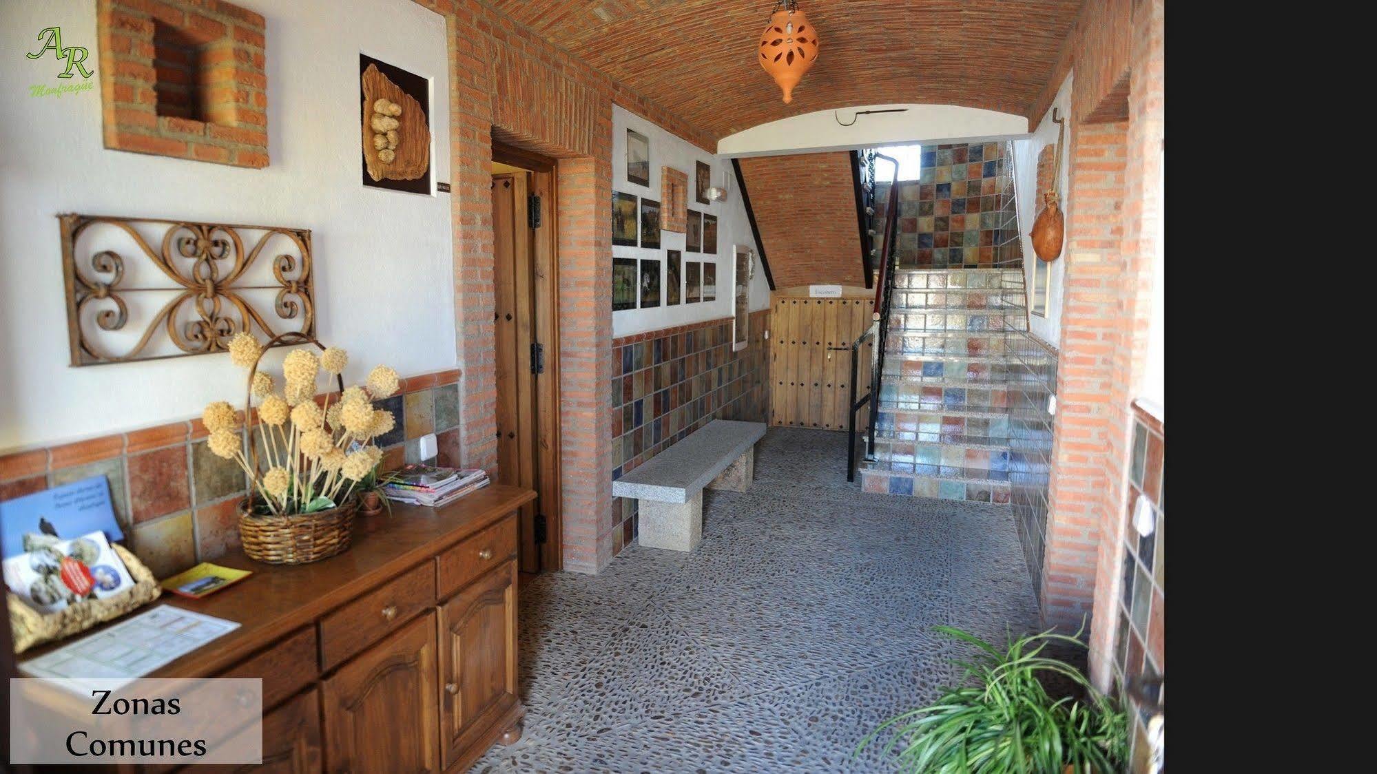 Torrejón el Rubio Apartamentos Rurales Monfraguee מראה חיצוני תמונה
