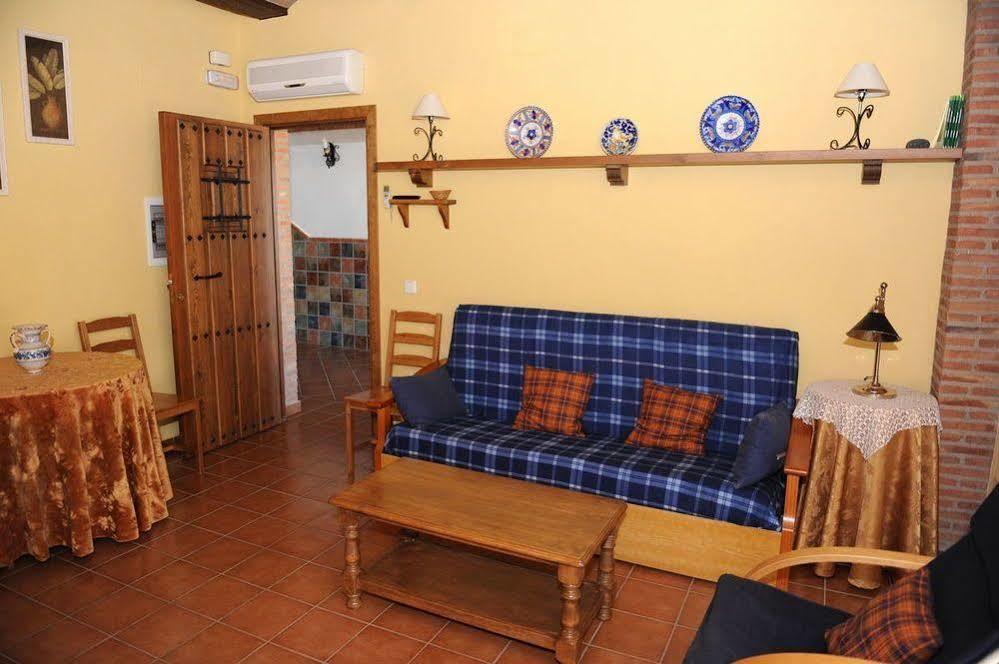 Torrejón el Rubio Apartamentos Rurales Monfraguee מראה חיצוני תמונה