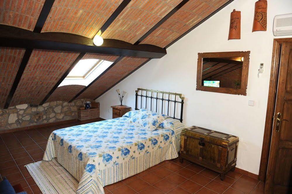 Torrejón el Rubio Apartamentos Rurales Monfraguee מראה חיצוני תמונה
