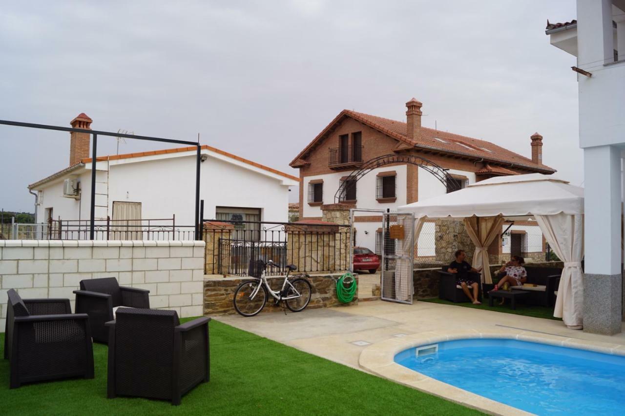 Torrejón el Rubio Apartamentos Rurales Monfraguee מראה חיצוני תמונה